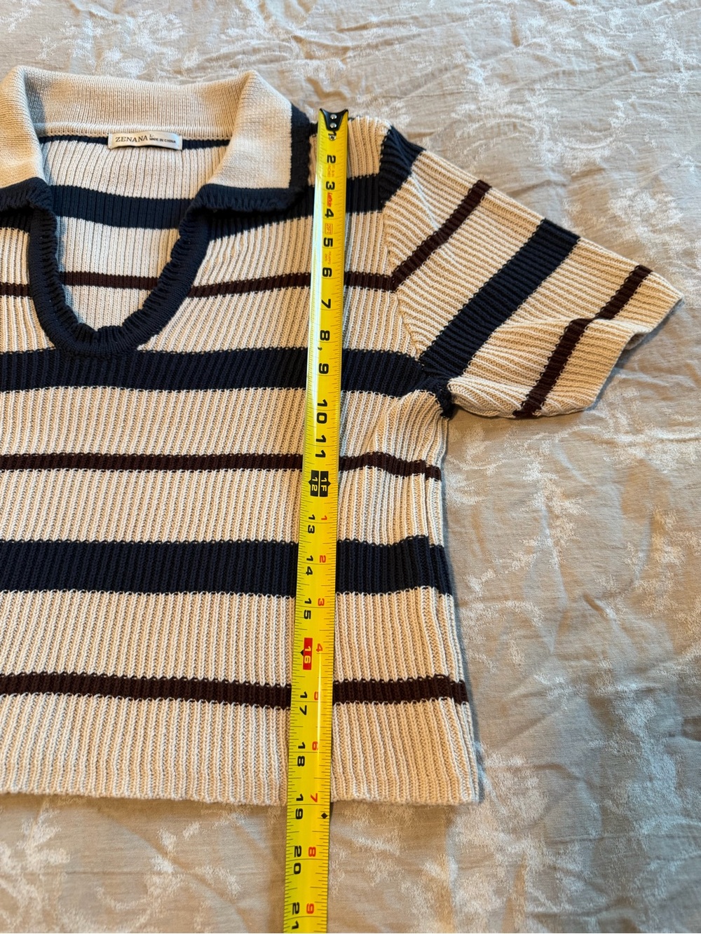 ZENANA Cropped Sweater, - Biege &, Navy, Size Large - Picture 4 of 7
